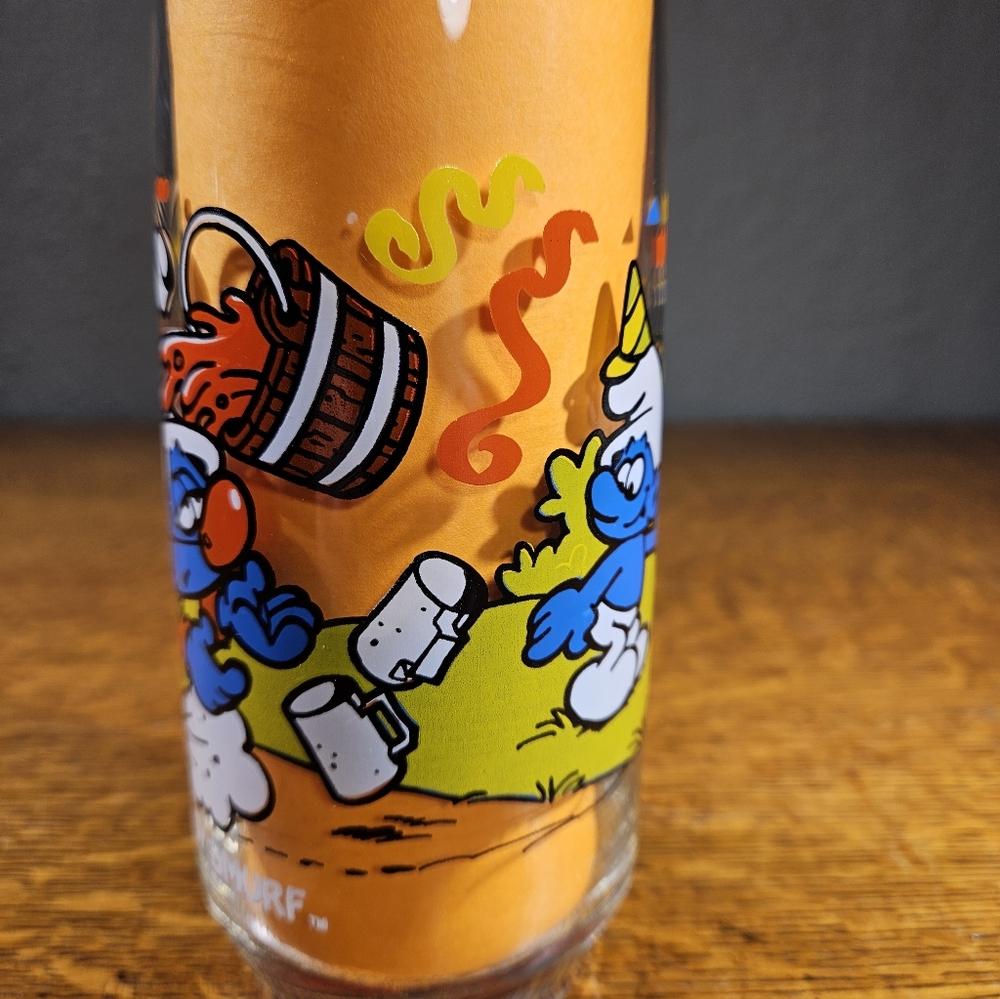 Clumsy Smurf Glass 1983 - Picture 3 of 9